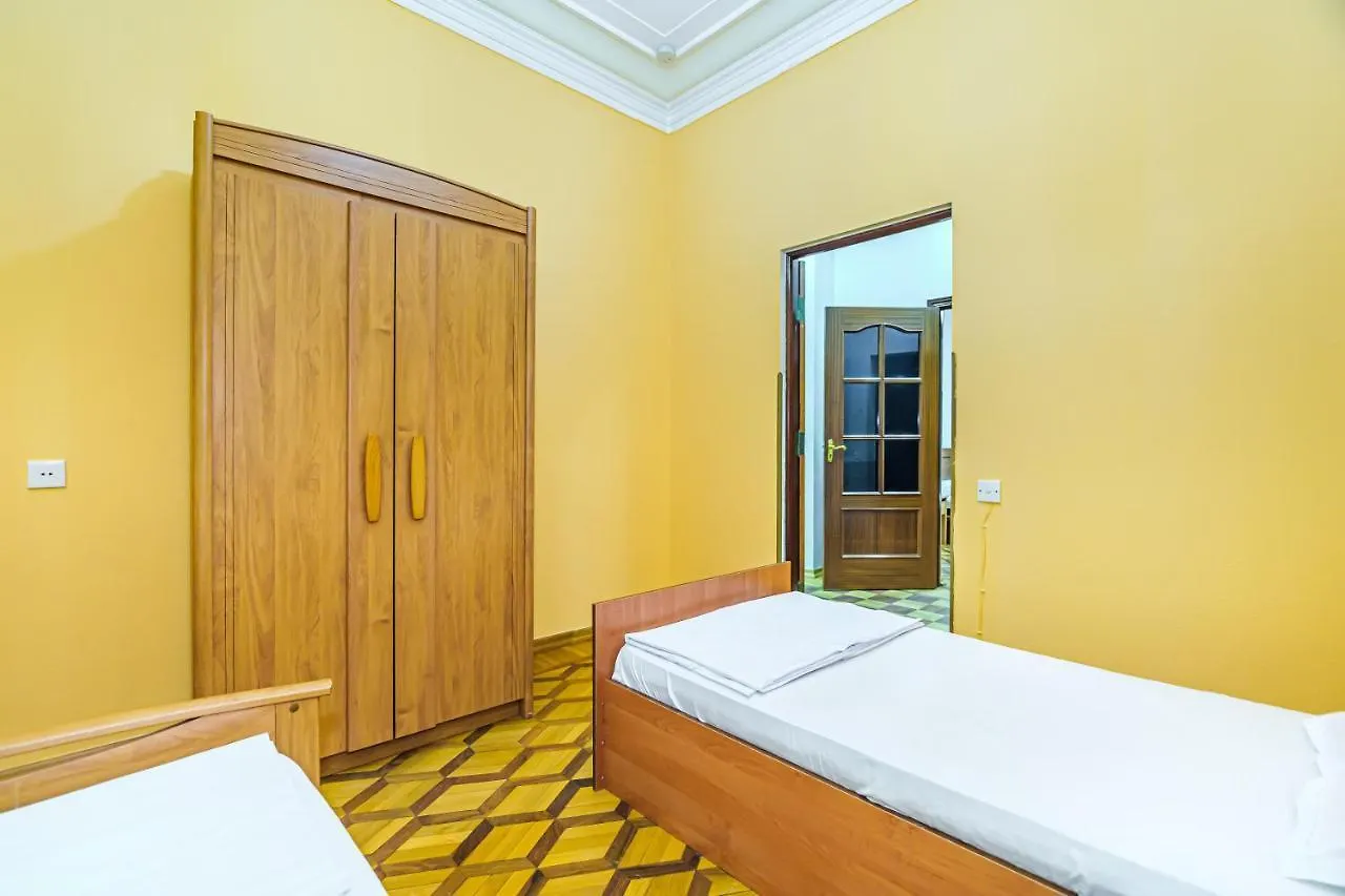 Targovu Nizami Street 4 Room Baku Apartment