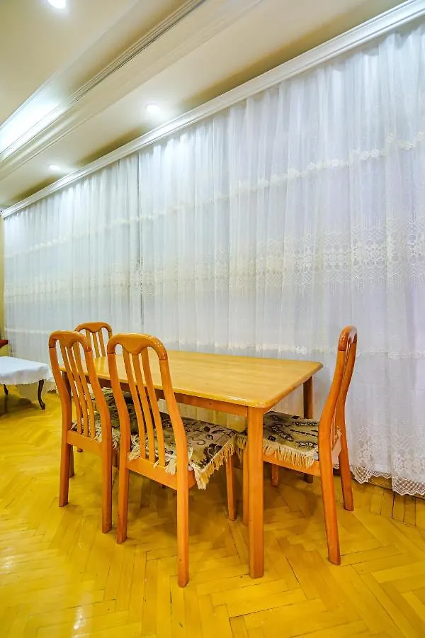 Targovu Nizami Street 4 Room Baku 0*,