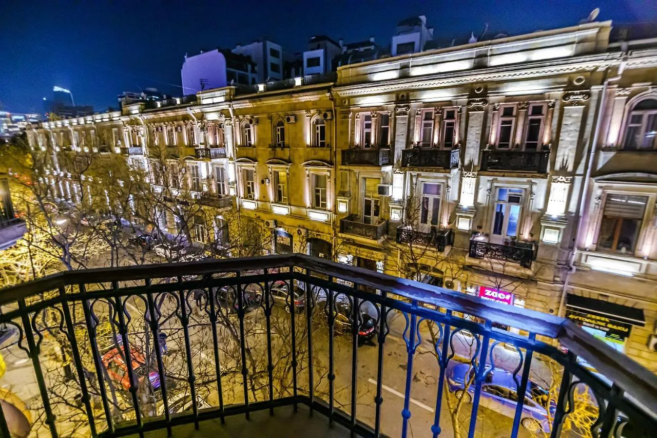 Targovu Nizami Street 4 Room Baku Apartment
