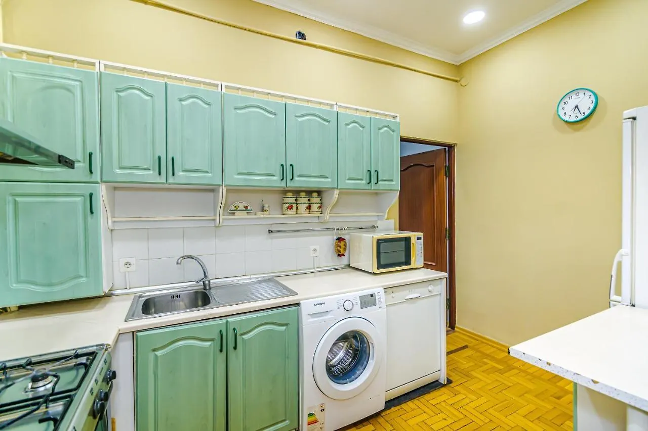 Apartment Targovu Nizami Street 4 Room Baku Azerbaijan