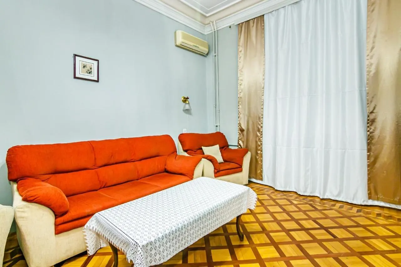 Targovu Nizami Street 4 Room Baku Apartment